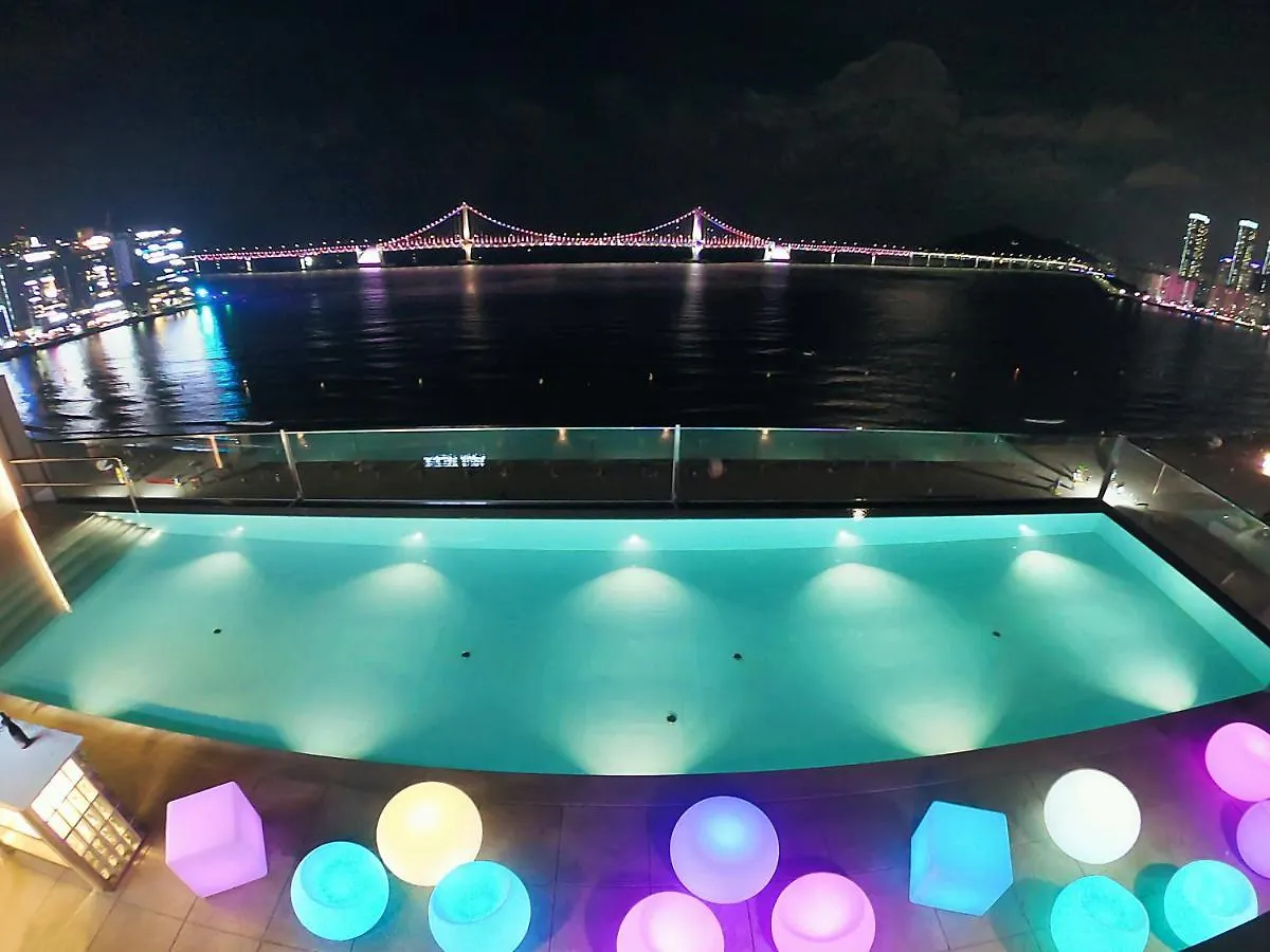 Hotel Aqua Palace Busan 4*,  South Korea