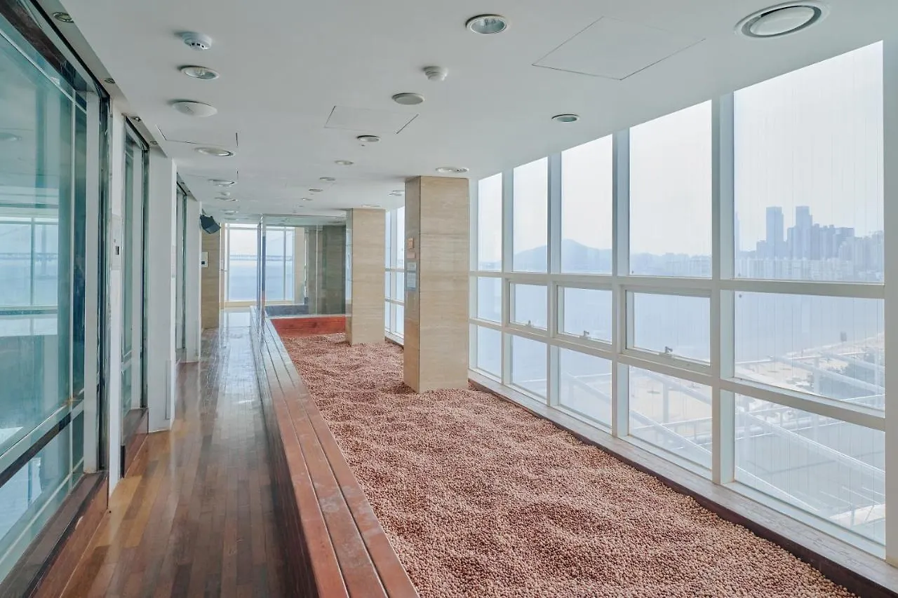 Hotel Aqua Palace Busan 4*,