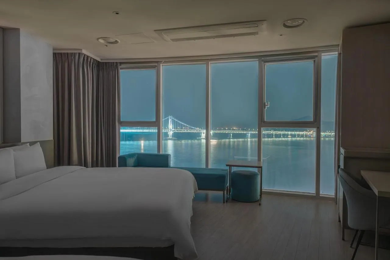 Hotel Aqua Palace Busan 4*,  South Korea