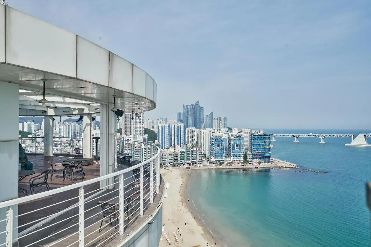 Hotel Aqua Palace Busan 4*,